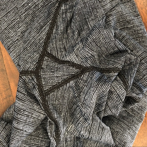 Lululemon Wunder Under Crop *Full-On Luxtreme - Picture 4 of 5